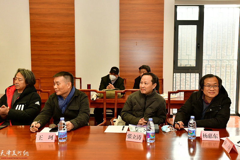 左起：李国柱、王珂、张立涛、杨惠东在研讨会上